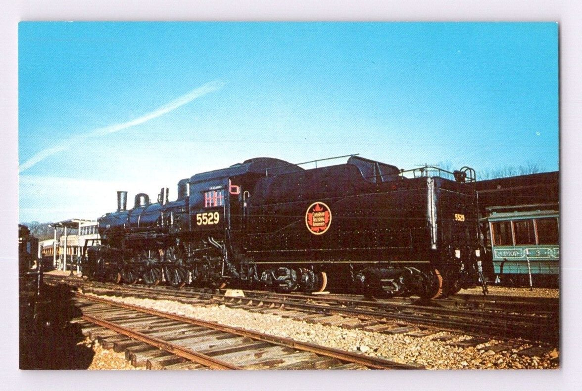 1950\'S. CANADIAN NATIONAL 5529 TRAIN. POSTCARD. JB8