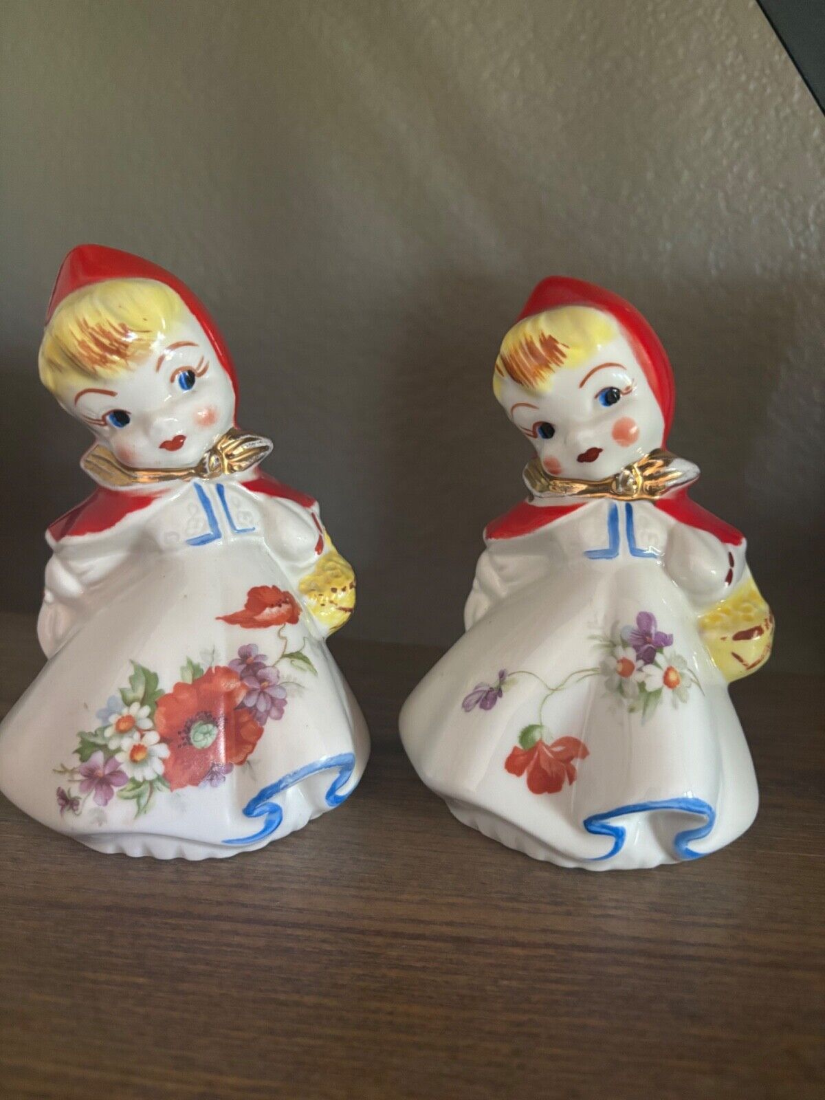 Vintage Hull 1940’s Little Red Riding Hood 5 1/8” Salt and Pepper Shakers