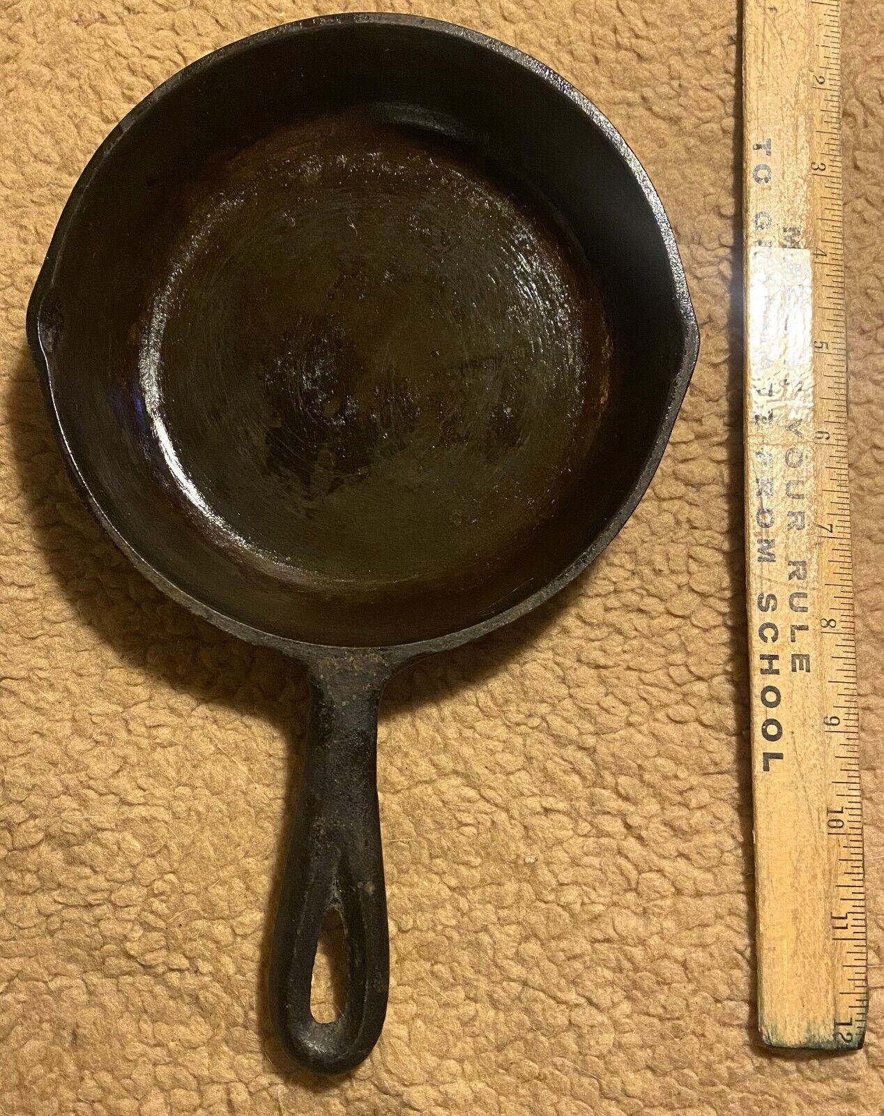 Small Vintage Cast Iron Pan #3 6-5/8\