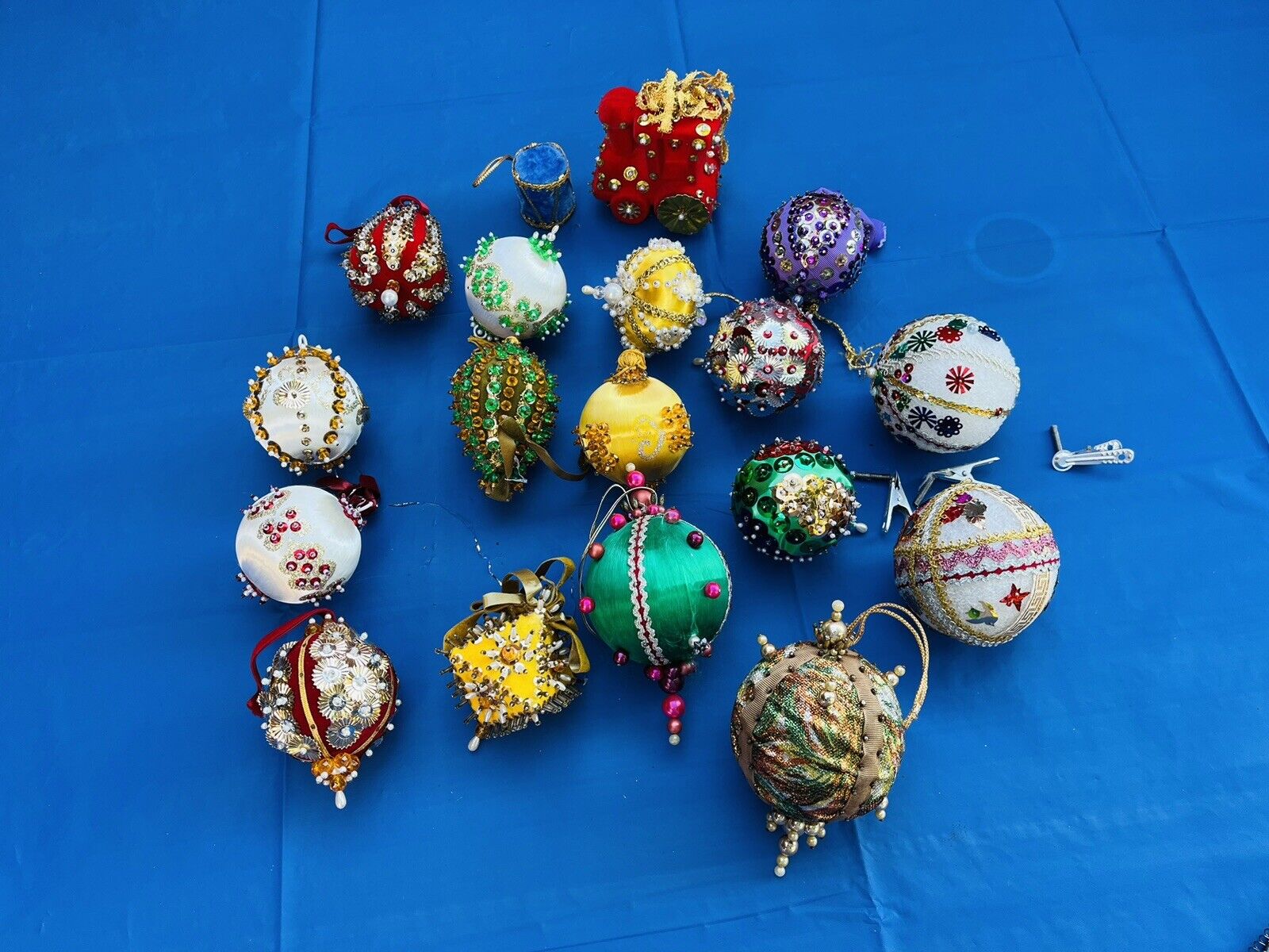 18 Vtg Lot 1960\'s 70\'s Assorted Beads Satin Push Pin Christmas Ornaments
