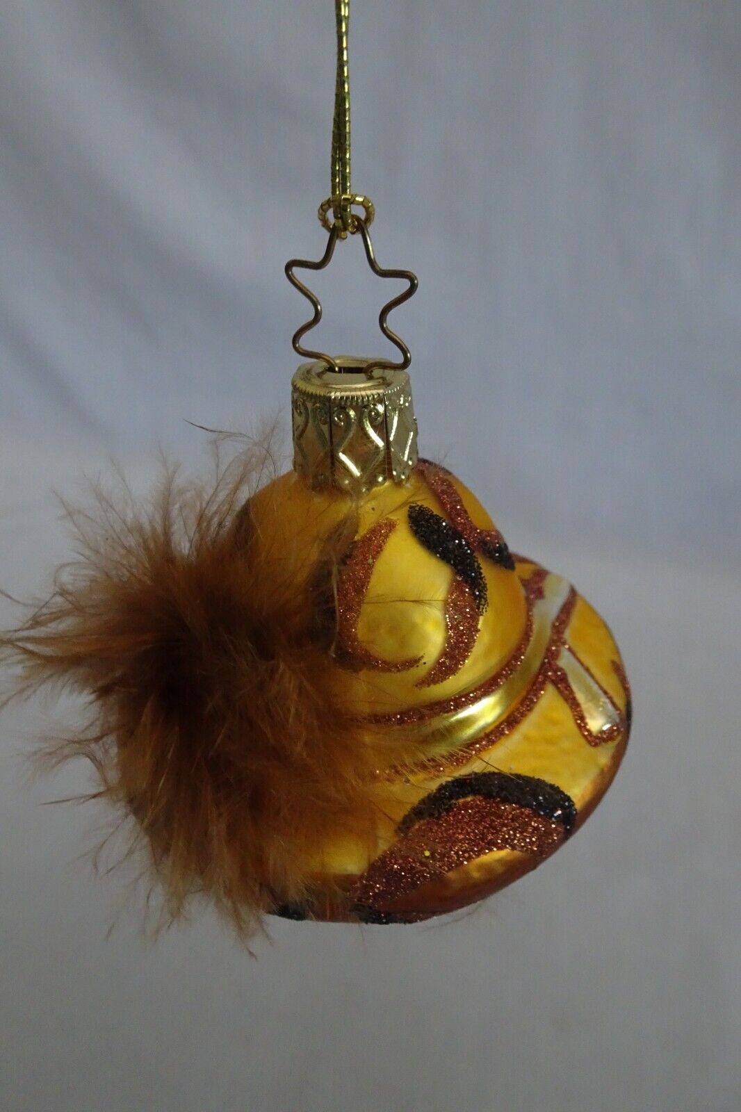 INGE GLAS ANIMAL PRINT HAT WITH FEATHER GERMAN GLASS CHRISTMAS ORNAMENT