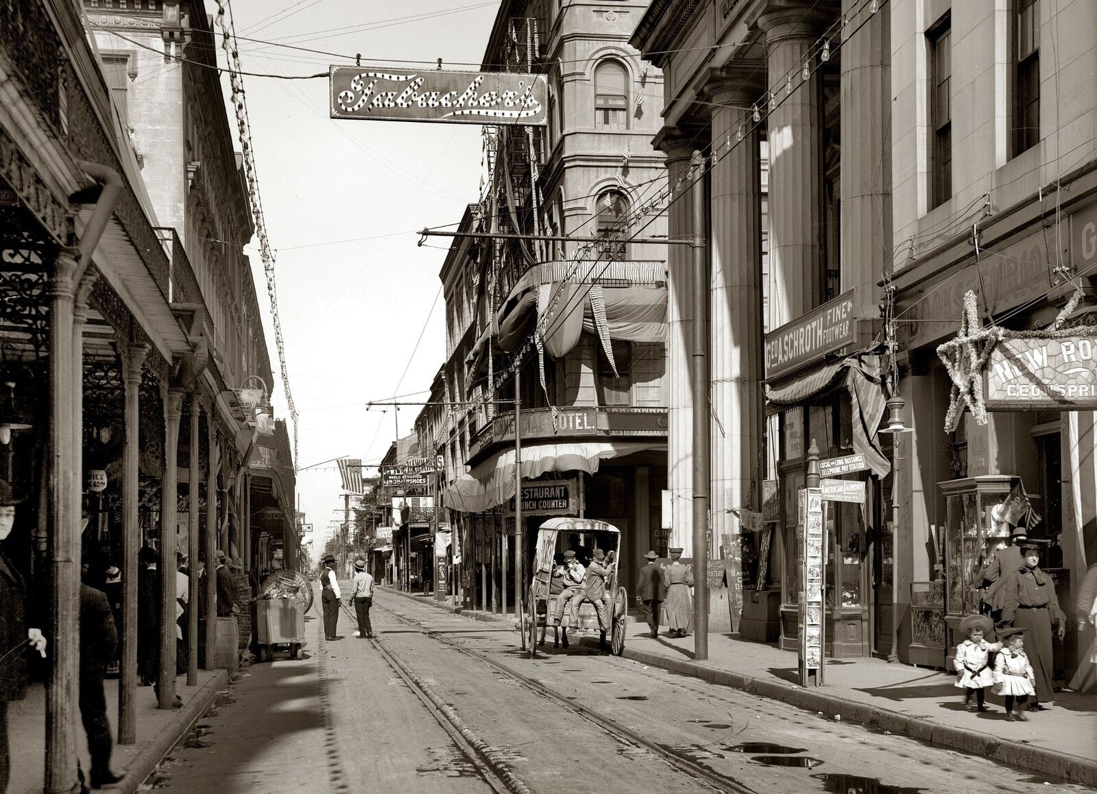 1906 NEW ORLEANS Royal St STREET SCENE PHOTO  (197-B)