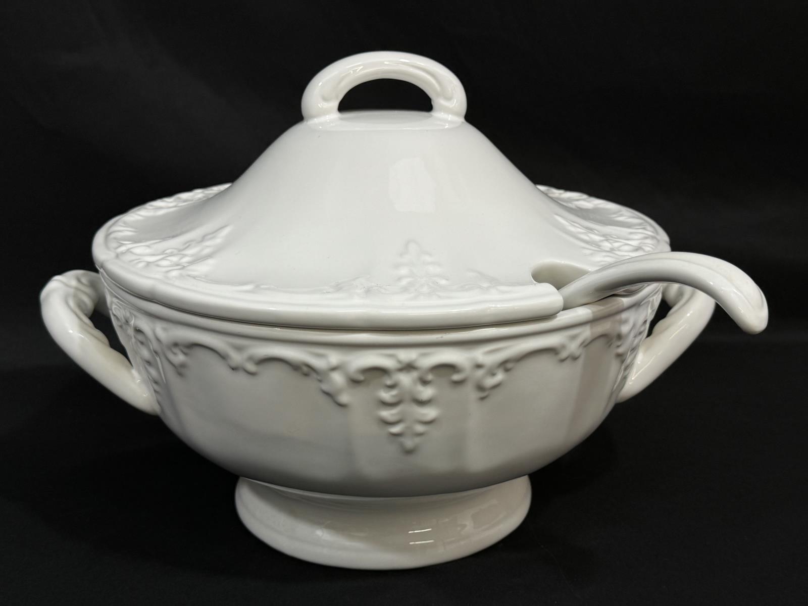 Signature Ceramic Soup Tureen And Ladle Set Scroll Pattern
