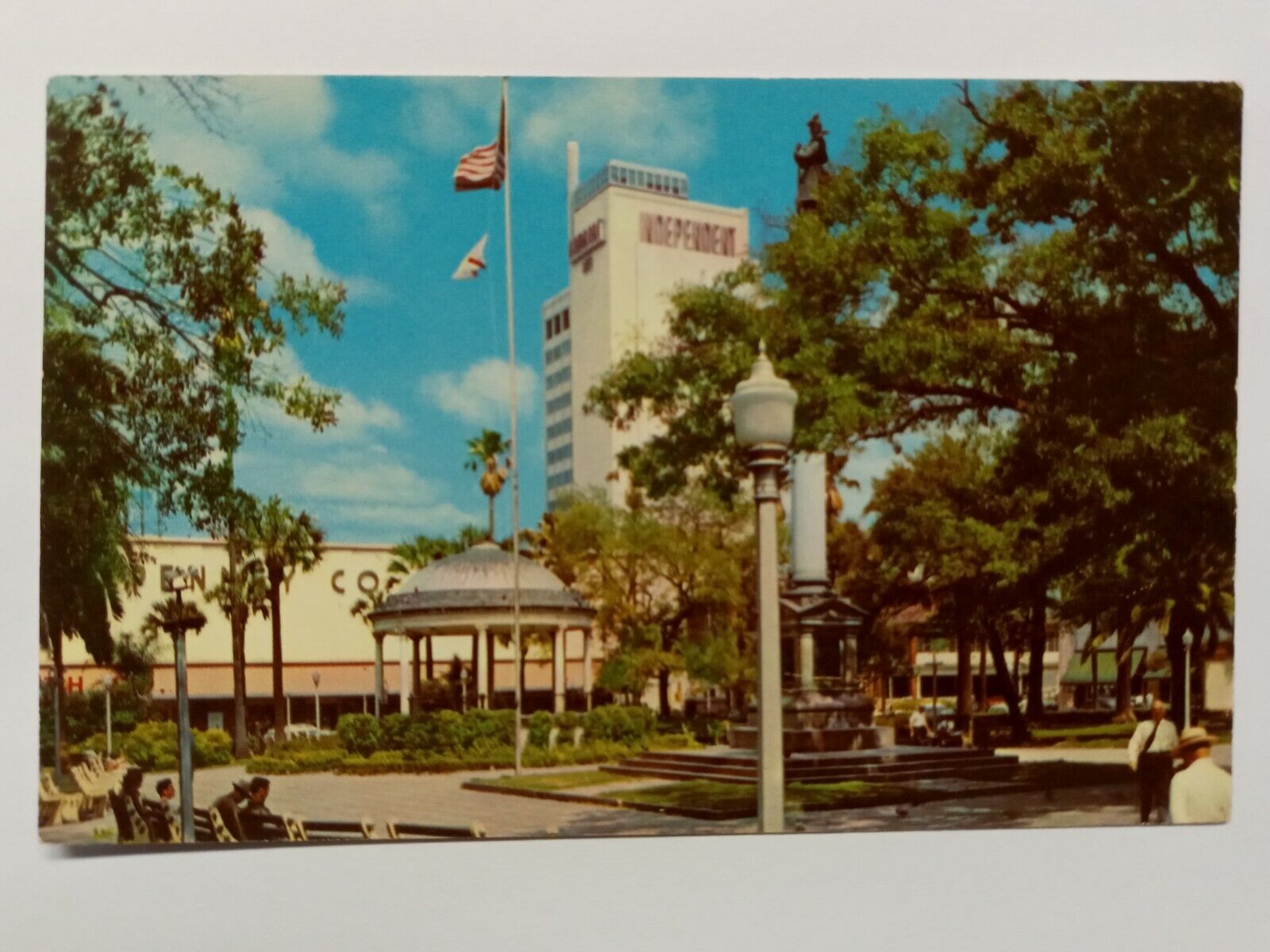 Downtown Hemming Park Jacksonville Florida Vintage Postcard Unposted