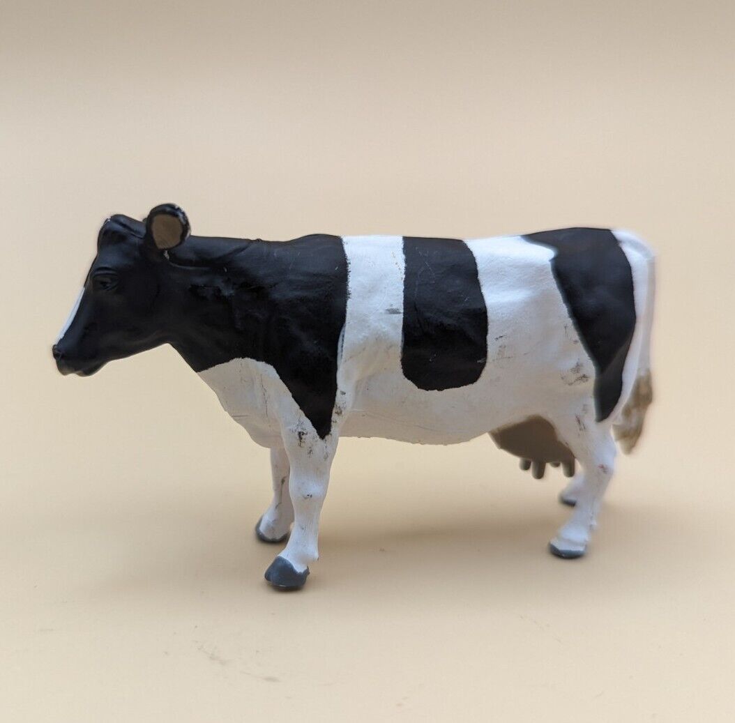  Vintage Plastic Britains Cow Figurine 1984 