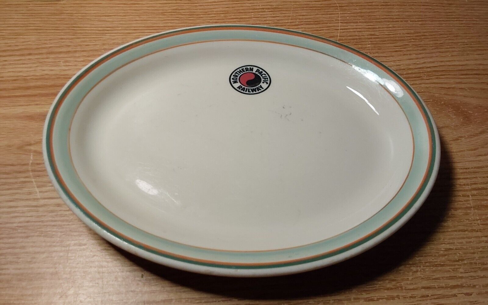 VINTAGE NORTHERN PACIFIC RAILWAY 8  1/2 INCH OVAL CHINA PLATE