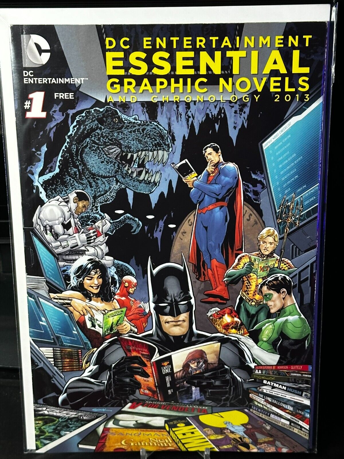 DC Entertainment Essential Graphic Novels & Chronology 2013 # 1 VF/NM