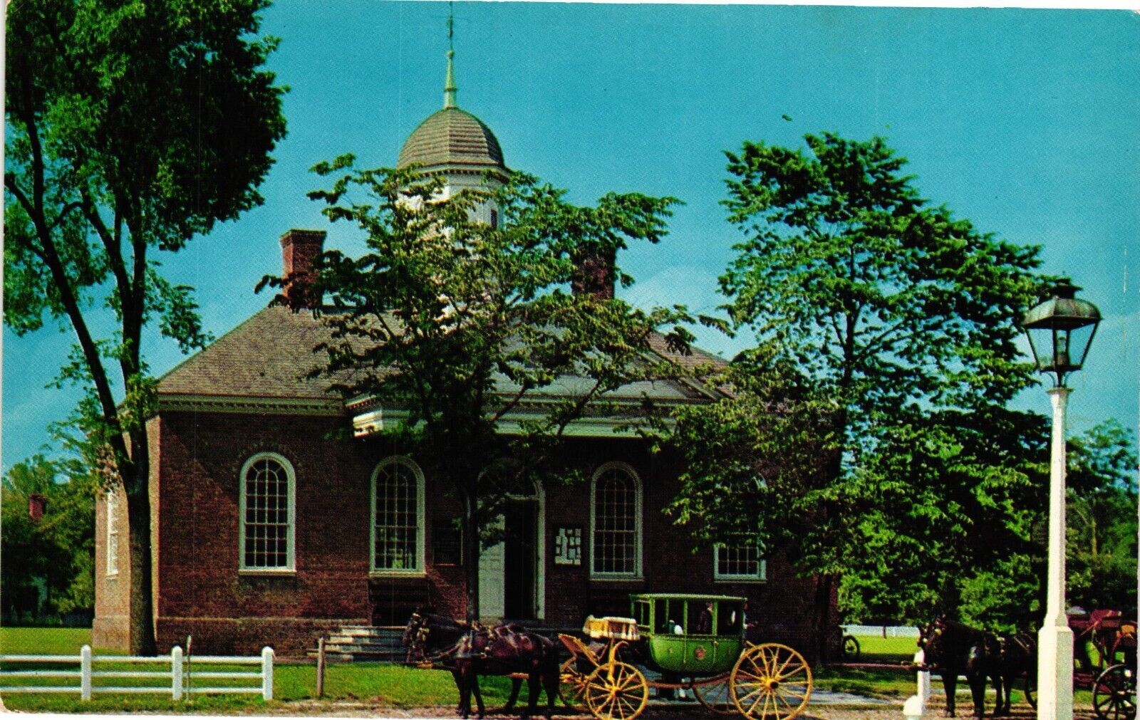 Old Court House Williamsburg Virginia VA Vintage Postcard Un-Posted c1950