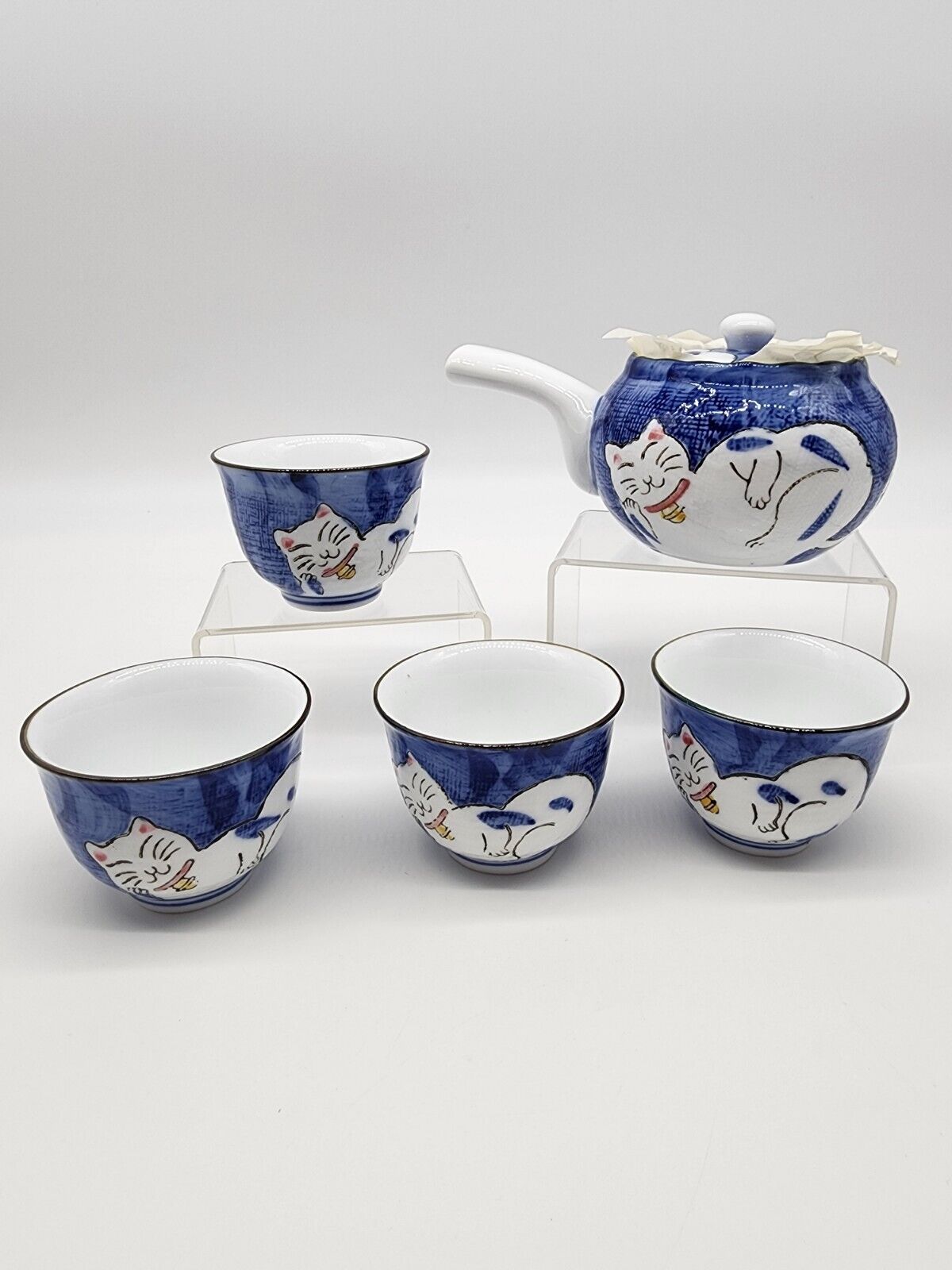 Teapot And 4 Cups Set Hand Painted Napping White Lucky Cat Unbranded Japanese 