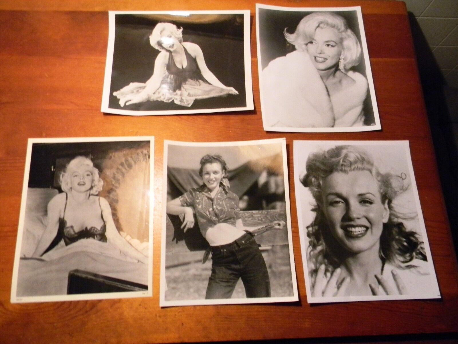 GENUINE PHOTOGRAPHS  MARILYN MONROE SET OF 5 EARLY / LATER