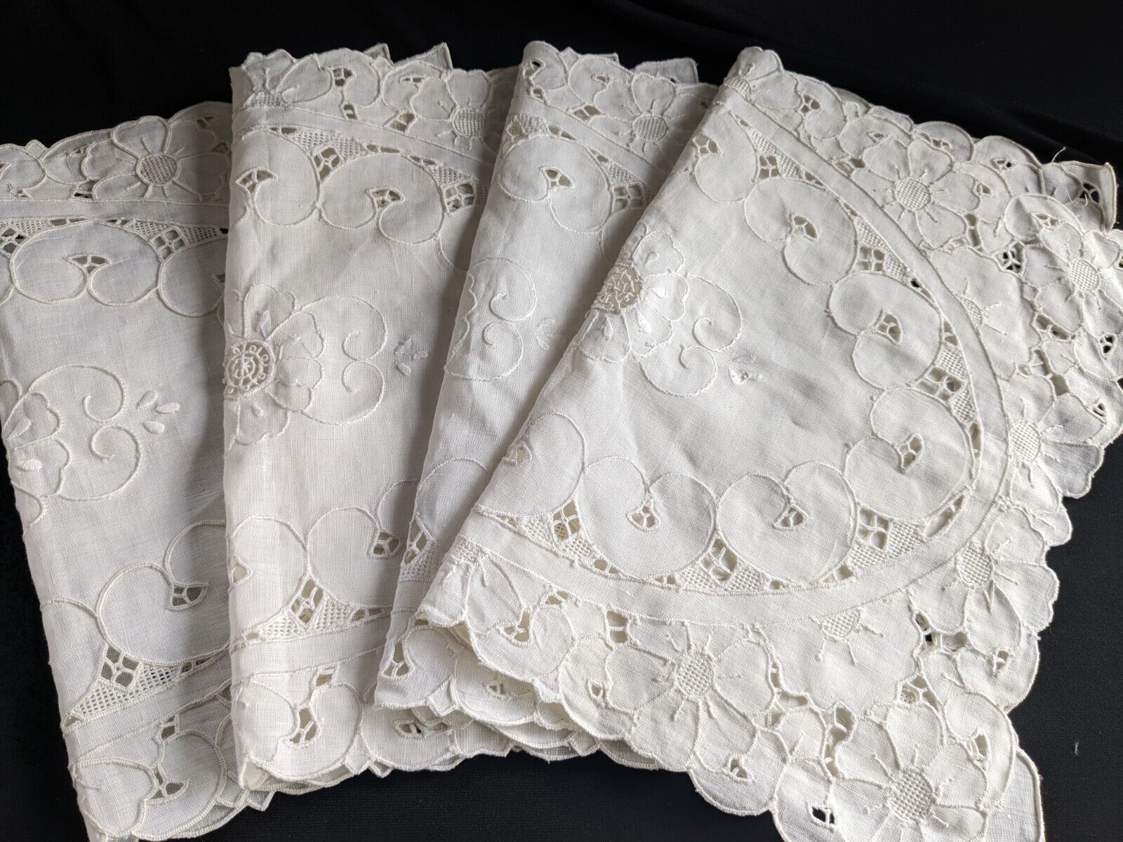 Vtg Eyelet Embroidered Lace  Placemats (4) French Country Shabby Chic Cottagecor