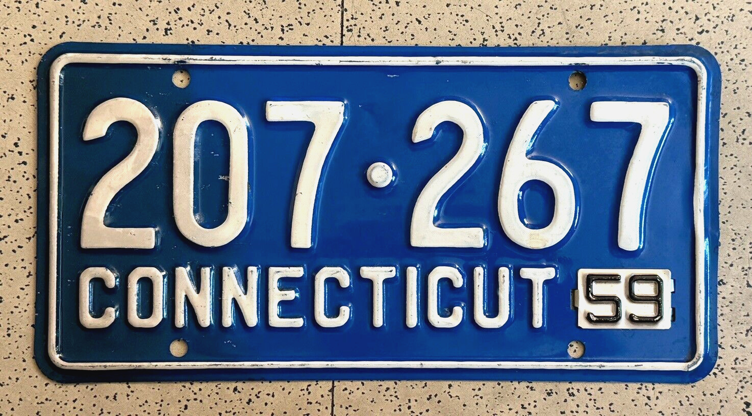 1959 CONNECTICUT license plate – ORIGINAL VERY SHARP vintage antique auto tag