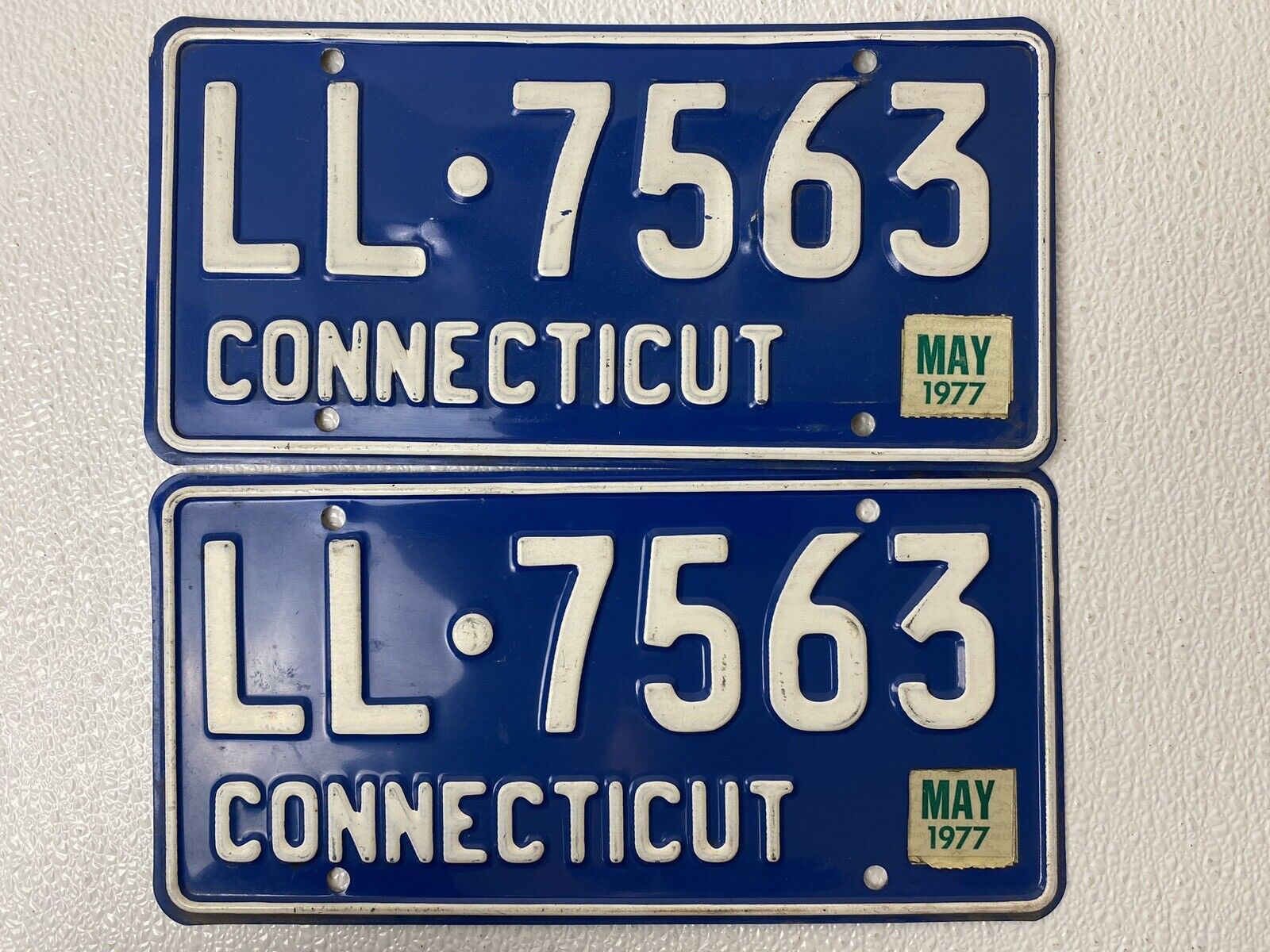 1977 Connecticut License Plate Pair LL-7563 Collectible May 77 Tags