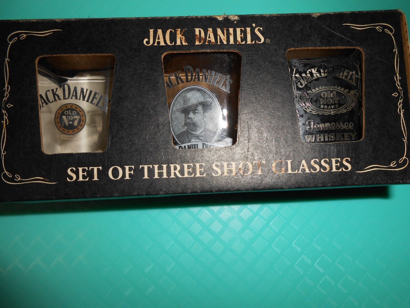 VINTAGE JACK DANIELS WHISKEY SET OF 3 SHOT GLASSES  NEW IN BOX