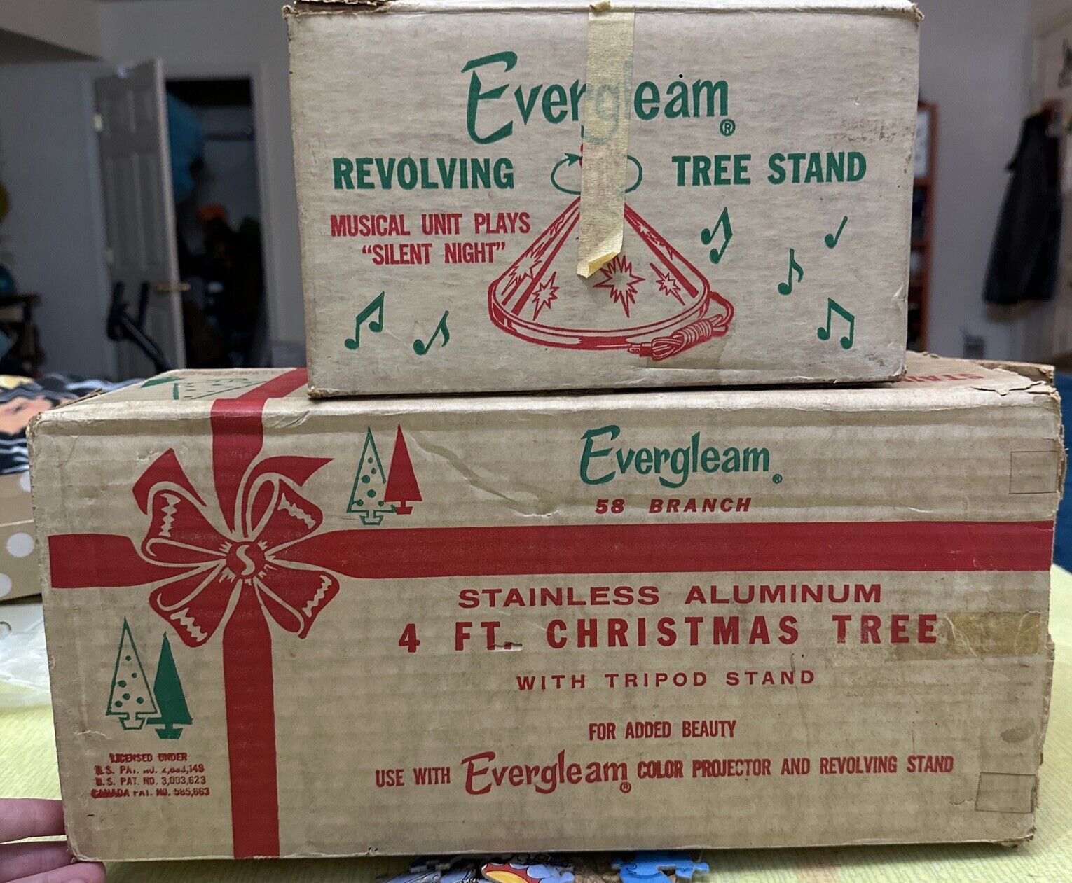 VINTAGE ALUMINUM EVERGLEAM TREE 58 Branches W/rotating Stand In Original Boxes