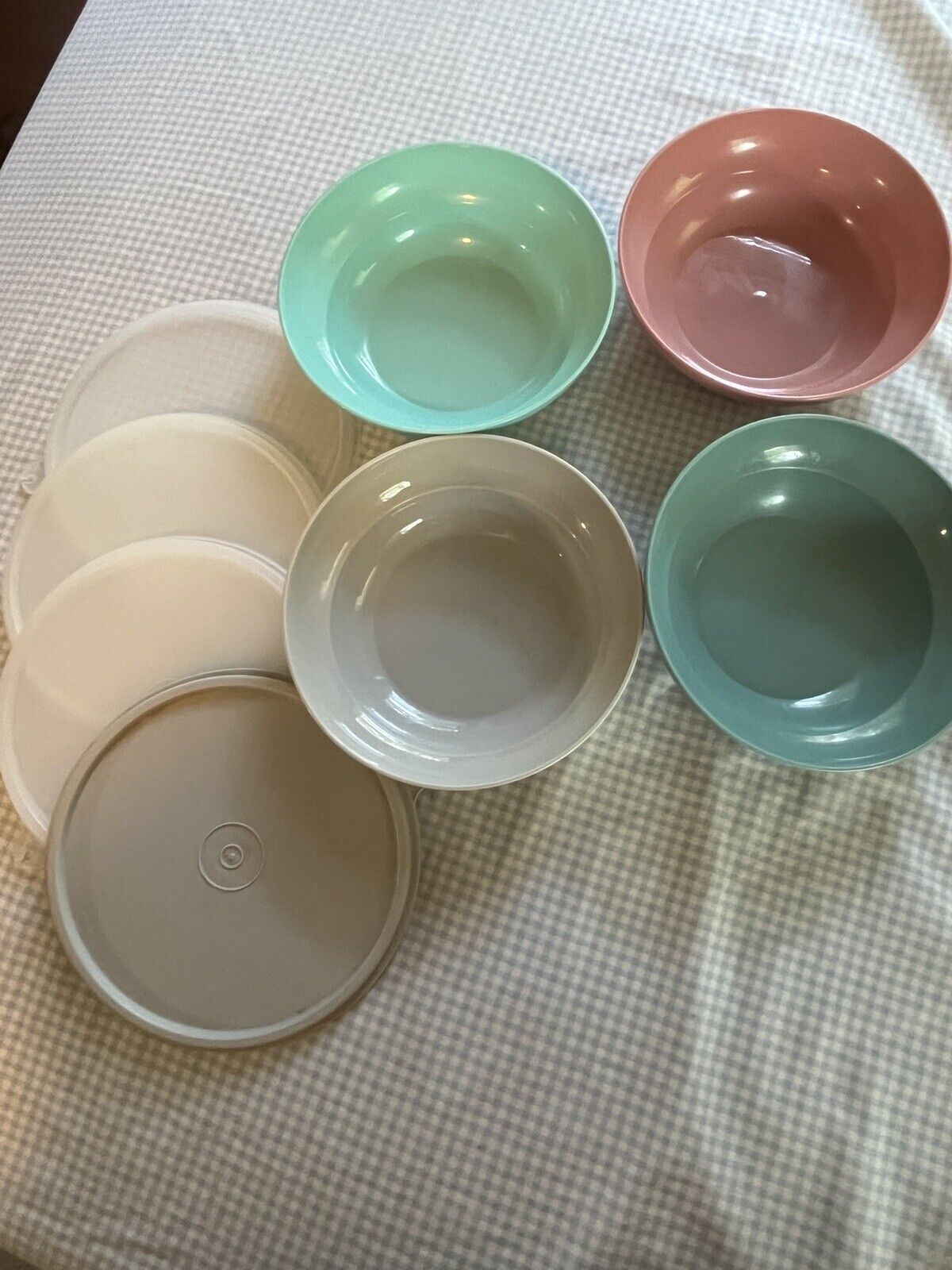 TUPPERWARE Vintage Cereal Bowls With/lids(3 Clear, 1 Gray), EUC