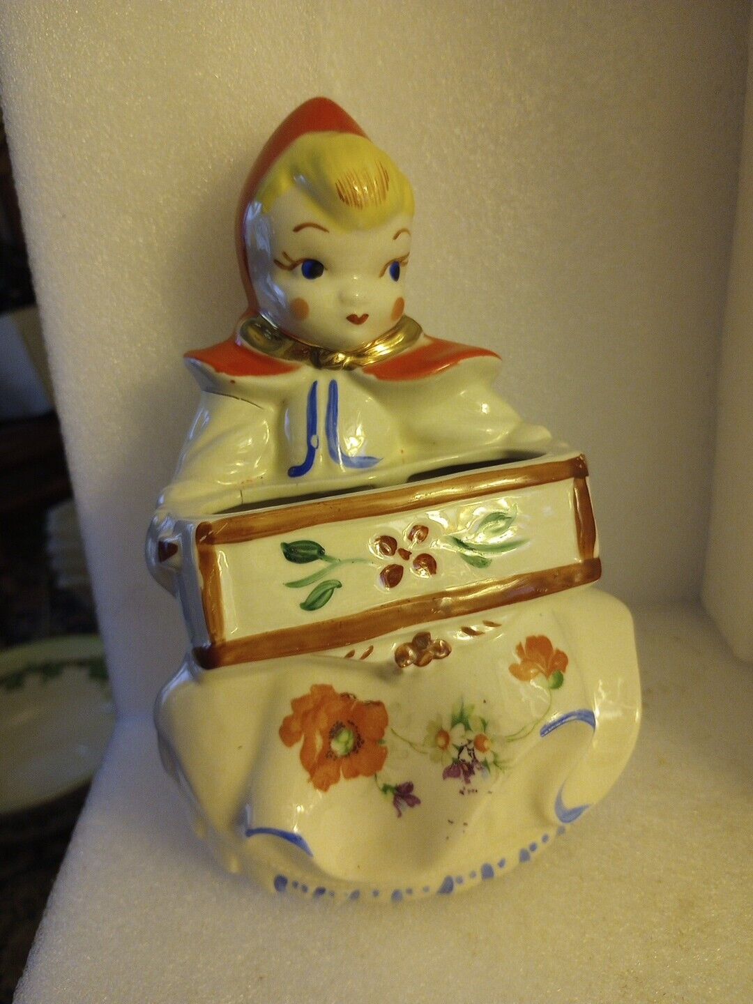 Vintage Little Red Riding Hood Hull Planter #135889  Great Condition