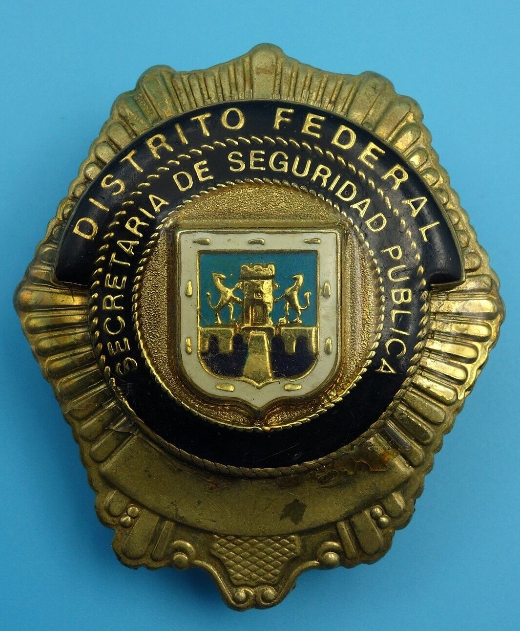 Q57, OBSOLETE Distrito Federal - Mexican Police badge, Numbered