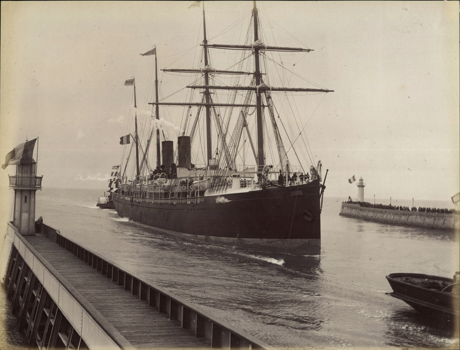 Neurdein, France, Le Havre, entry of the Normandy liner into the port vintage al