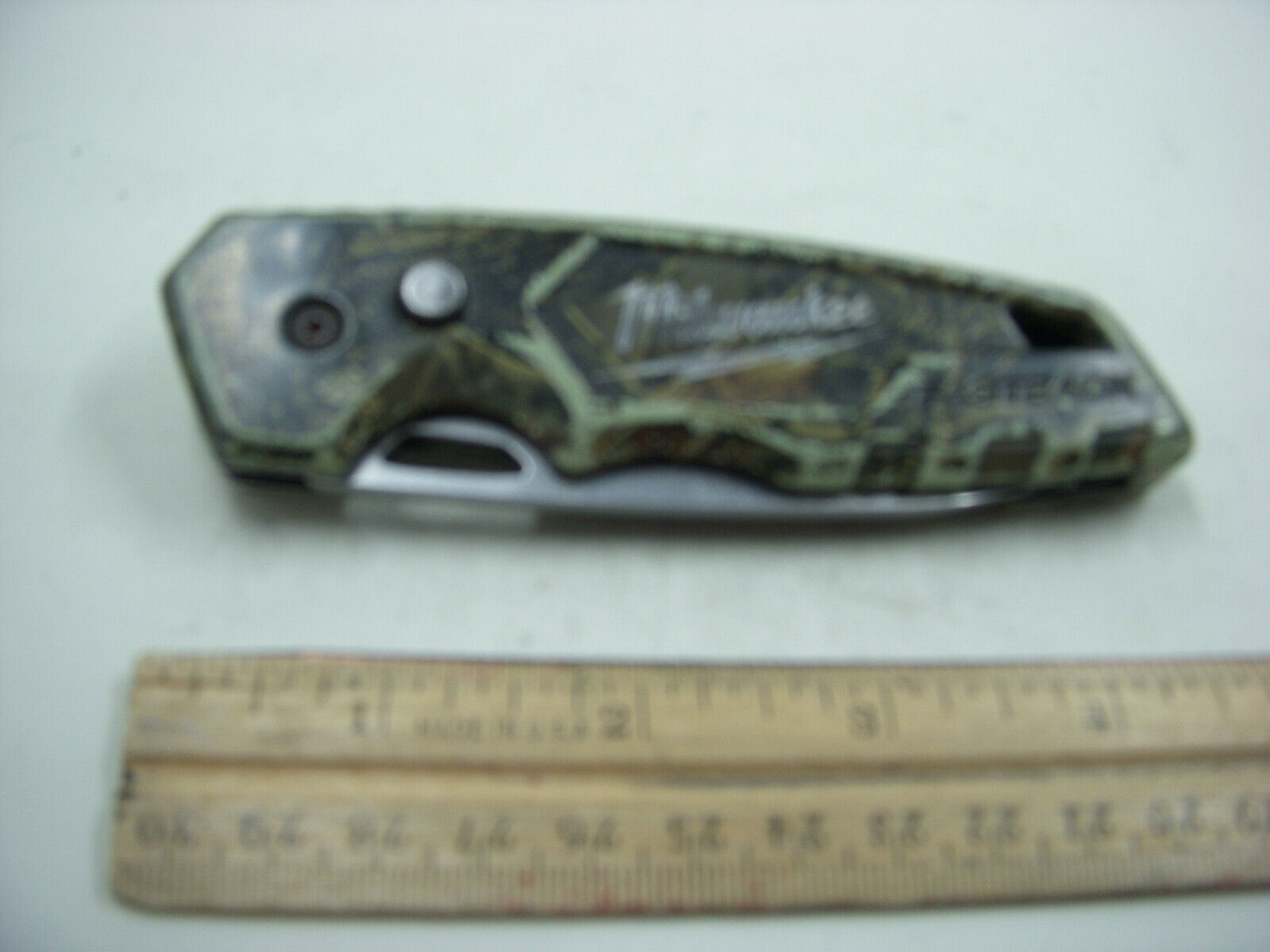 Milwaukee Fastback 48-22-1524 Camouflage Single Blade Locking Knife
