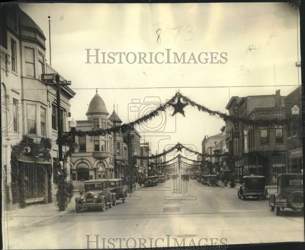 1931 Press Photo Watertown decorated for Christmas - mjc27063