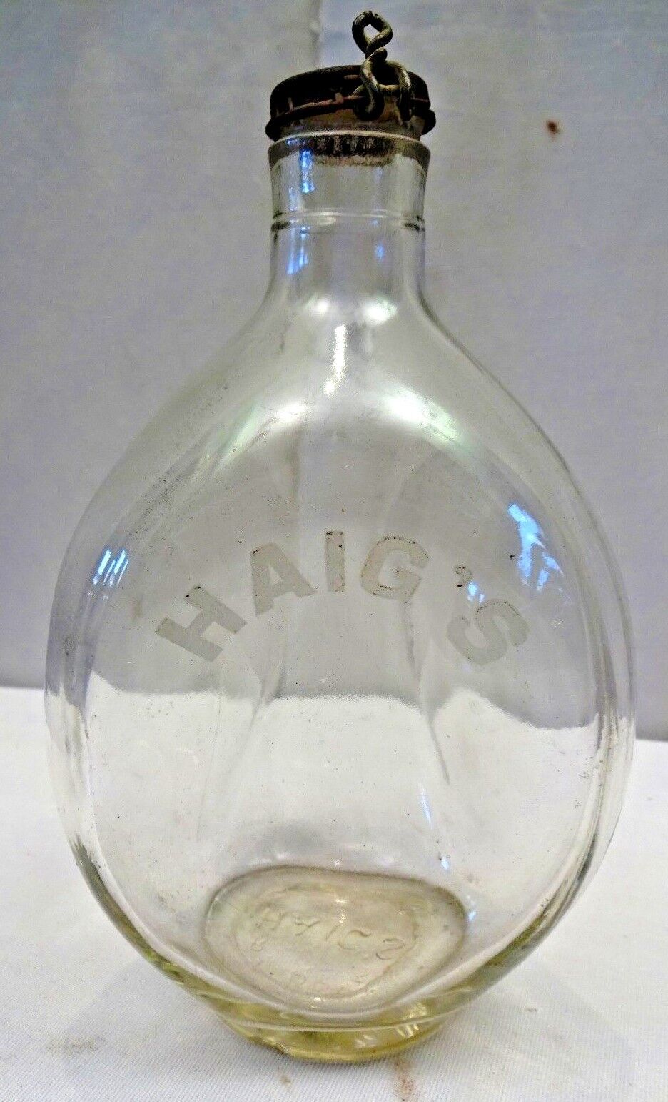 VINTAGE HAIG\'S SCOTCH WHISKEY EMPTY GLASS PINCH ADVERTISING BOTTLE COLLECTIBLES