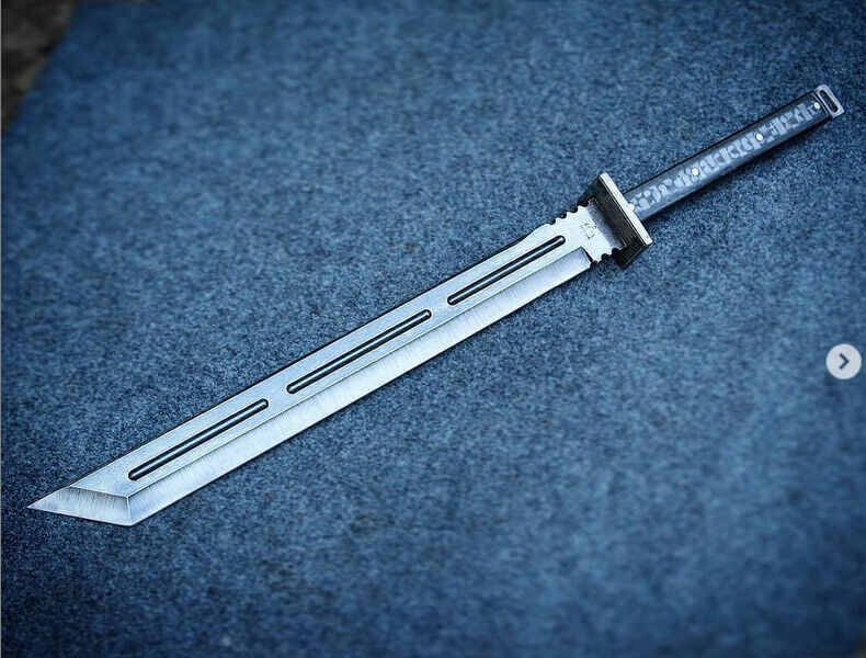 integrity implements Icarus Gen 3 Mk1 in D2 steel custom handmade katana sword