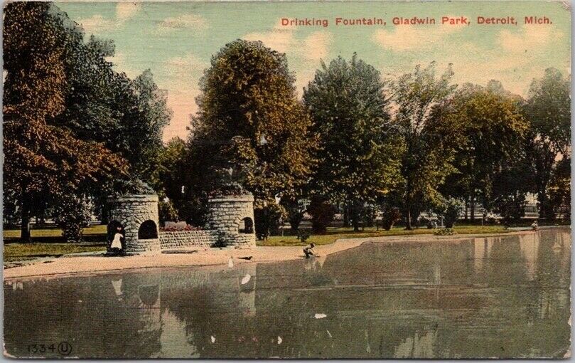 Vintage DETROIT, Michigan Postcard \