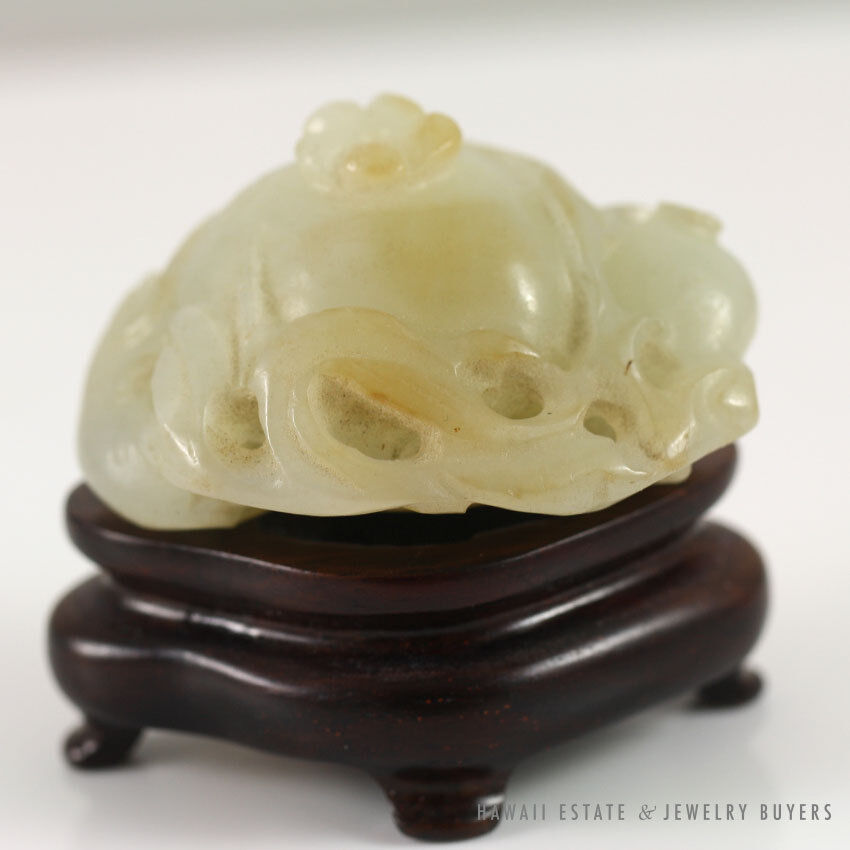 IMPORTANT 19C CHINESE MUTTON FAT WHITE JADE SCULPTURE PENDANT & WOODEN BASE