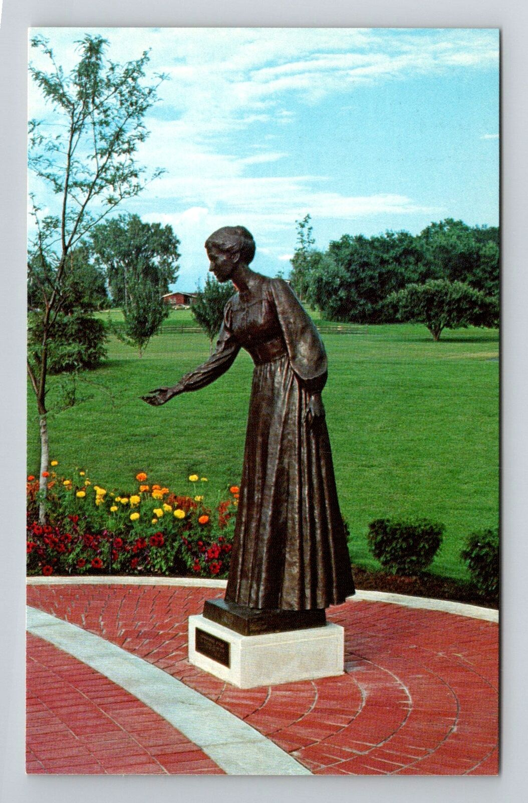 Nauvoo IL-Illinois, Compassionate Woman Monument, Vintage Souvenir Postcard