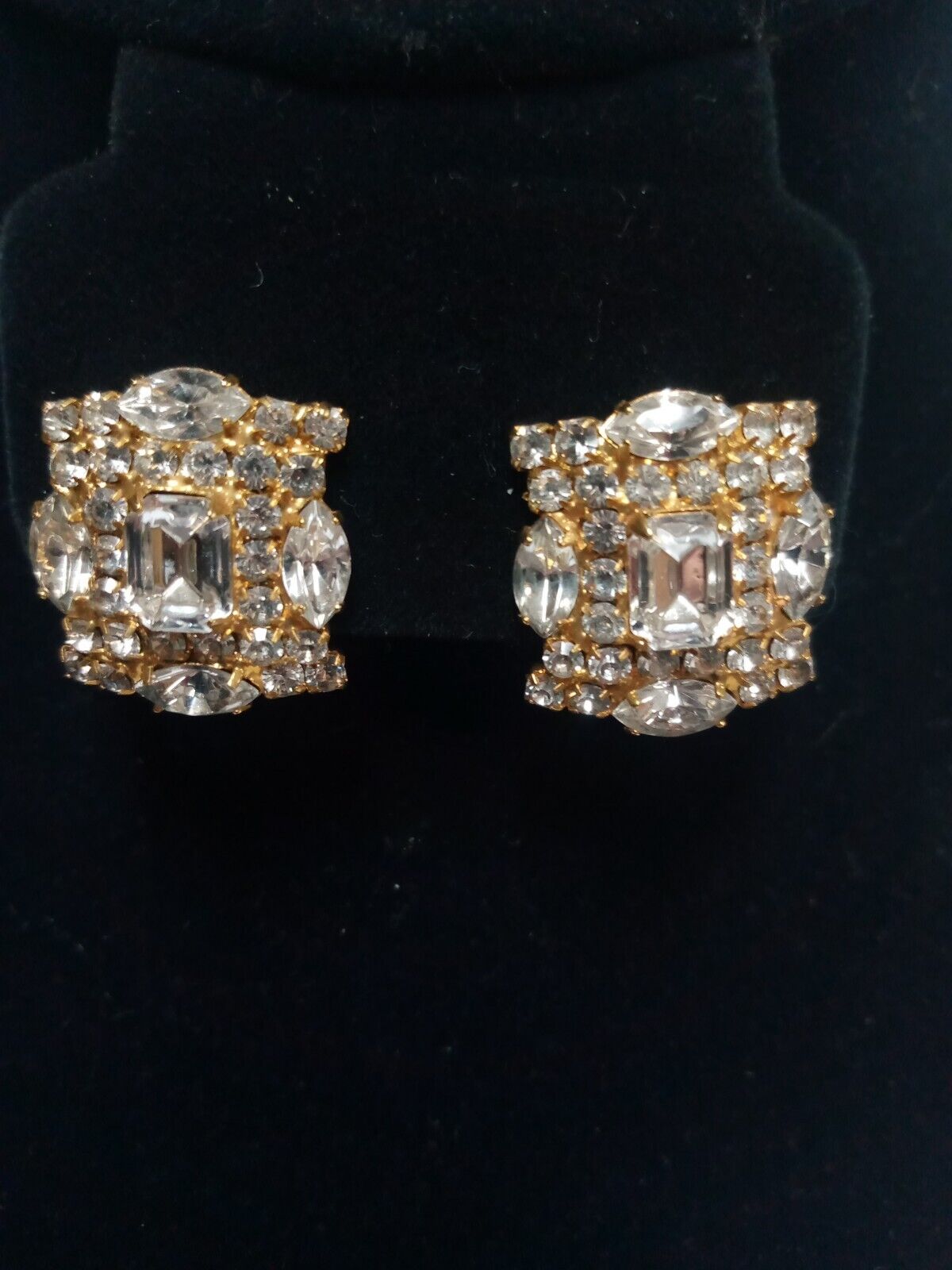 Beautiful Vtg Bling Square Goldtone Earrings w/Multi Shaped Rhinestones FC 93/2