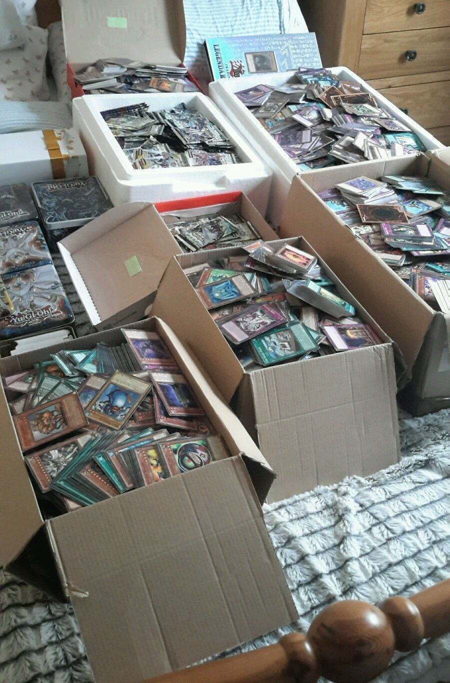 1000 yugioh Bulk Clearance 1000 cards consists of ADDED Rare/holos as well.