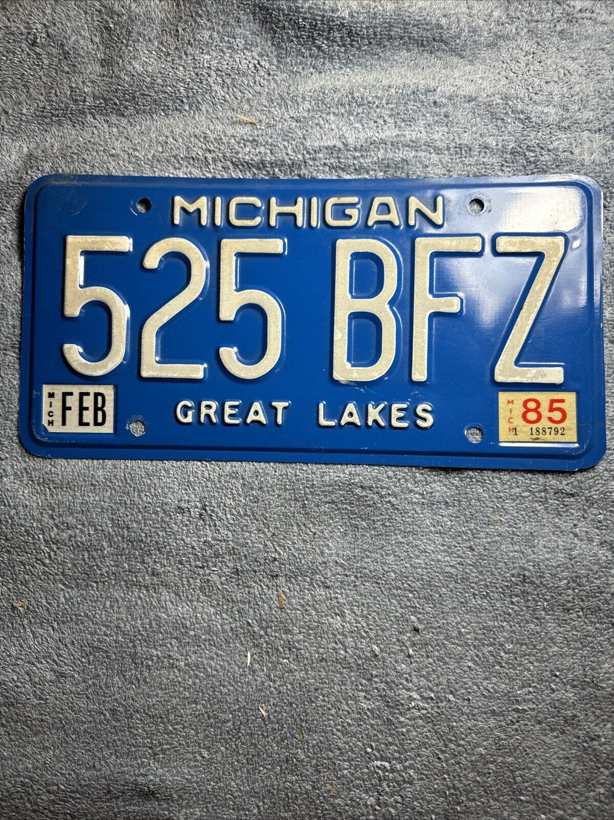 1985 Michigan License Plate 525 BFZ