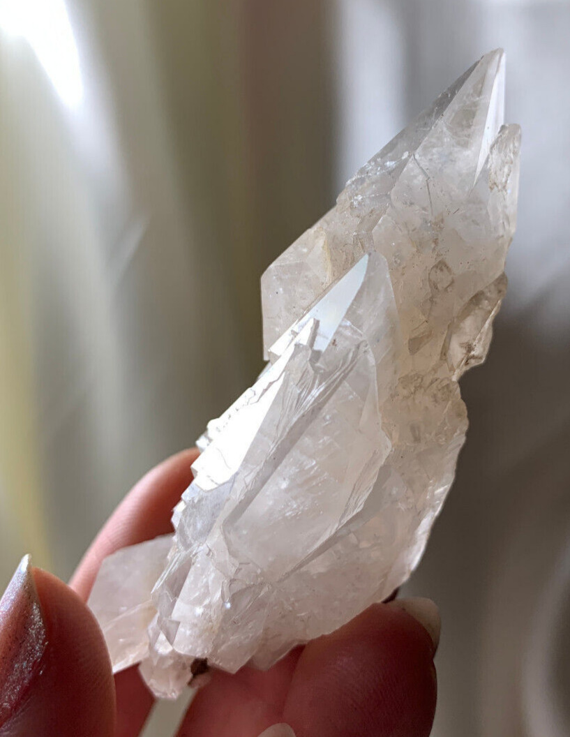 GORGEOUS RARE LIGHT FILLED CATHEDRAL ISIS CALCITE MUSEUM GRADE NATURAL CRYSTAL