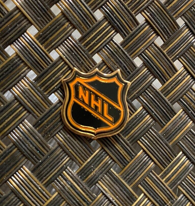 VINTAGE NHL HOCKEY CLASSIC LOGO SHIELD COLLECTIBLE ENAMEL PIN RARE L@@K QTY