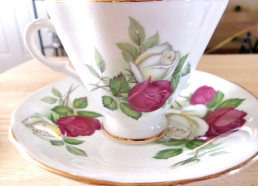 Clarence Fine Bone China White & Red Roses Tea Cup & Saucer Set From England