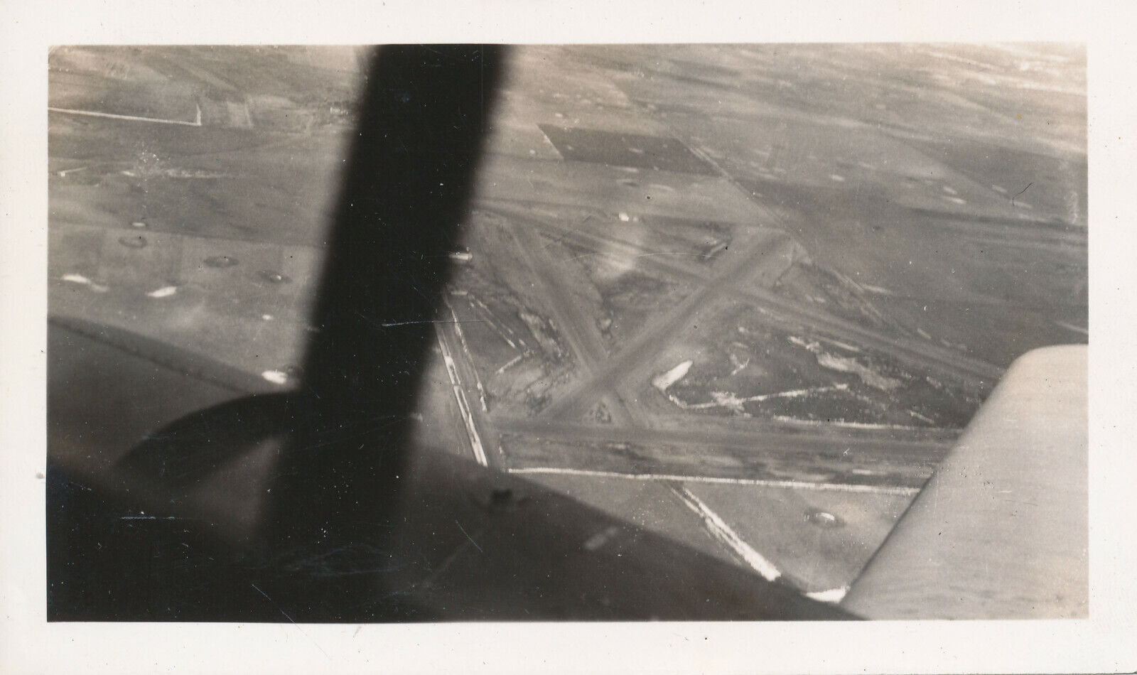  WWII USAAF ATC 7th FS Bismark ND flyover the landing field Photo 