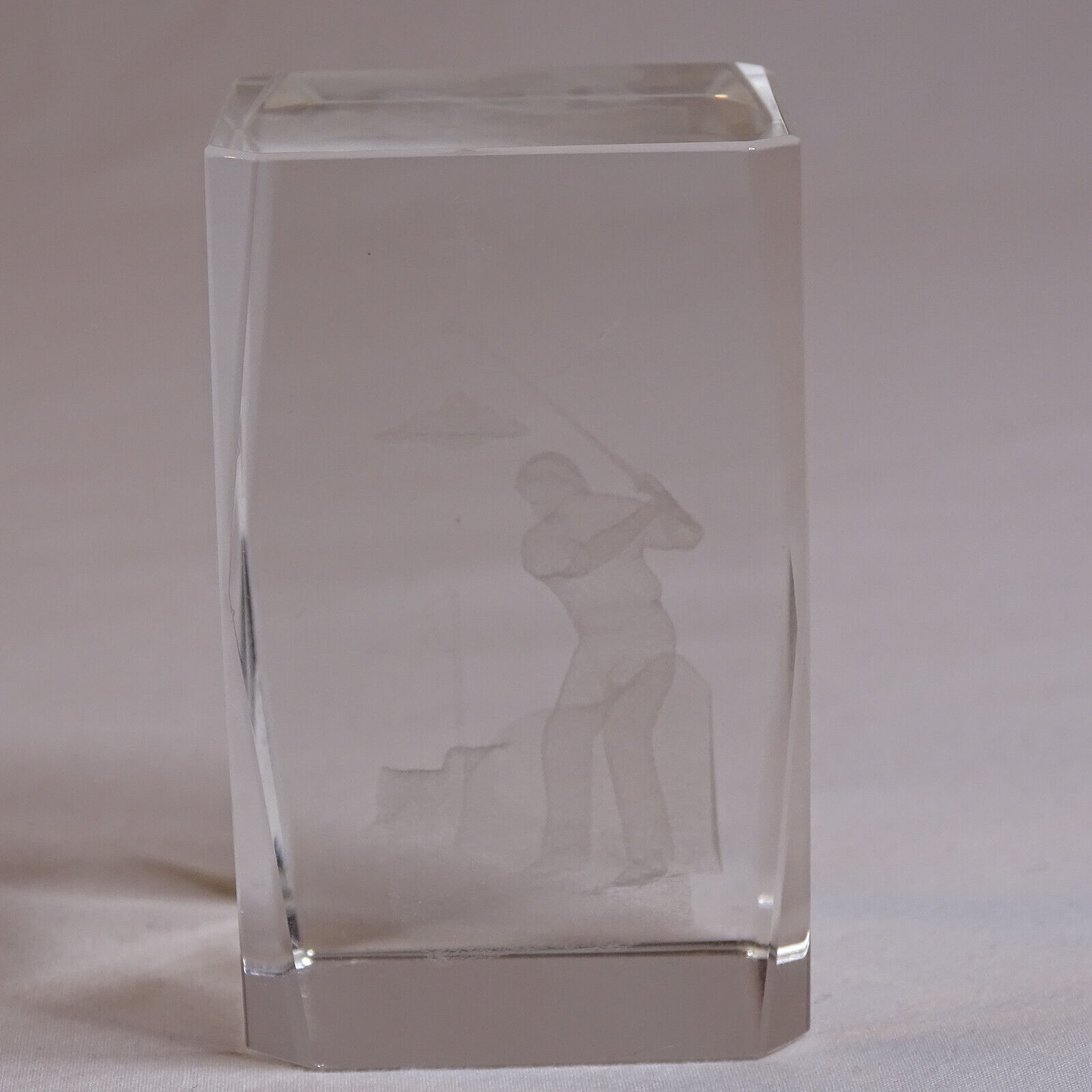 Vintage Paperweight Golfer 3D Laser Etched Clear Glass Cube Golfer Paperweight 