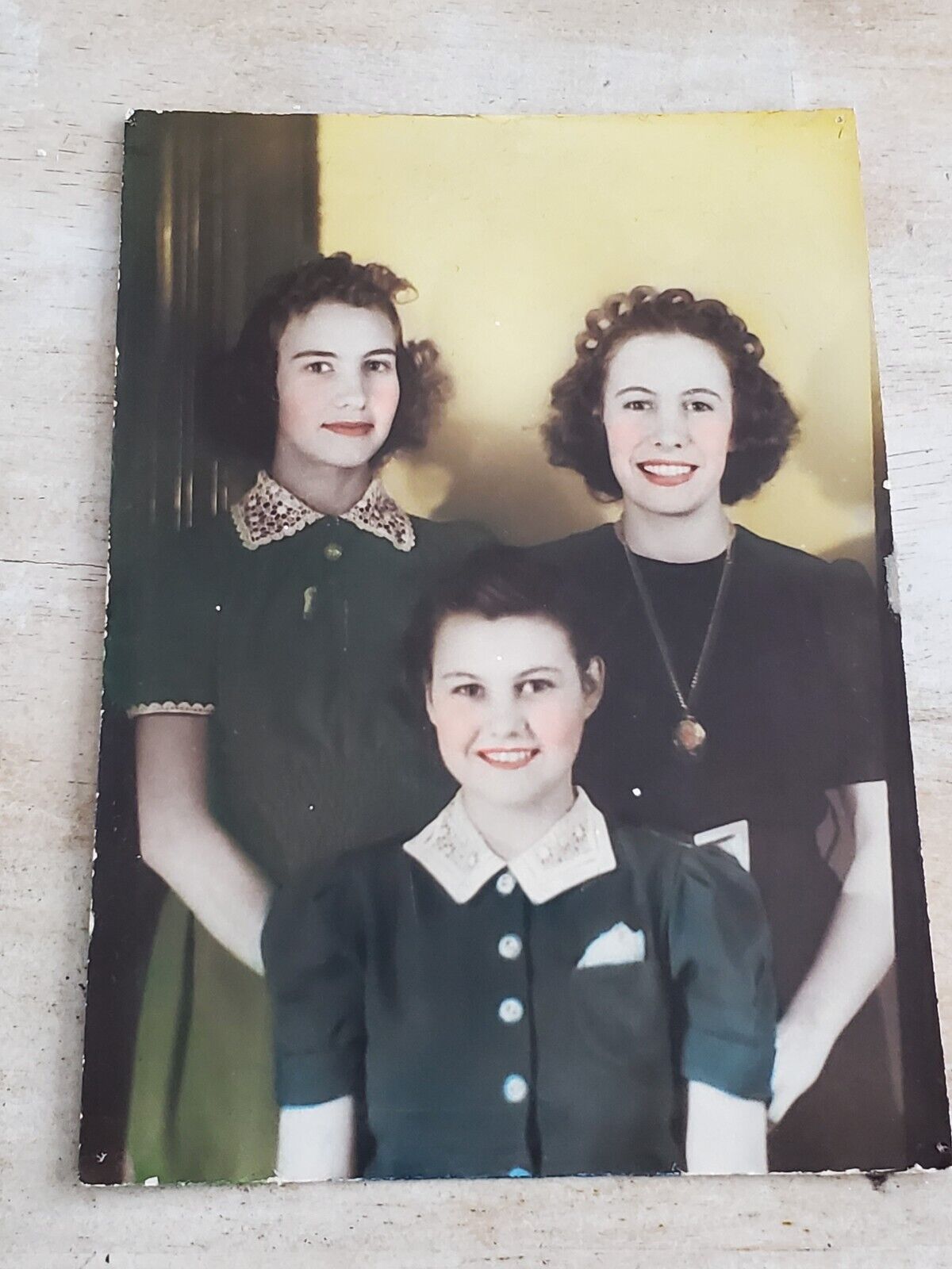 1940s Pretty Friends Sisters Women Girls Photo Booth Hand Tinted Colored