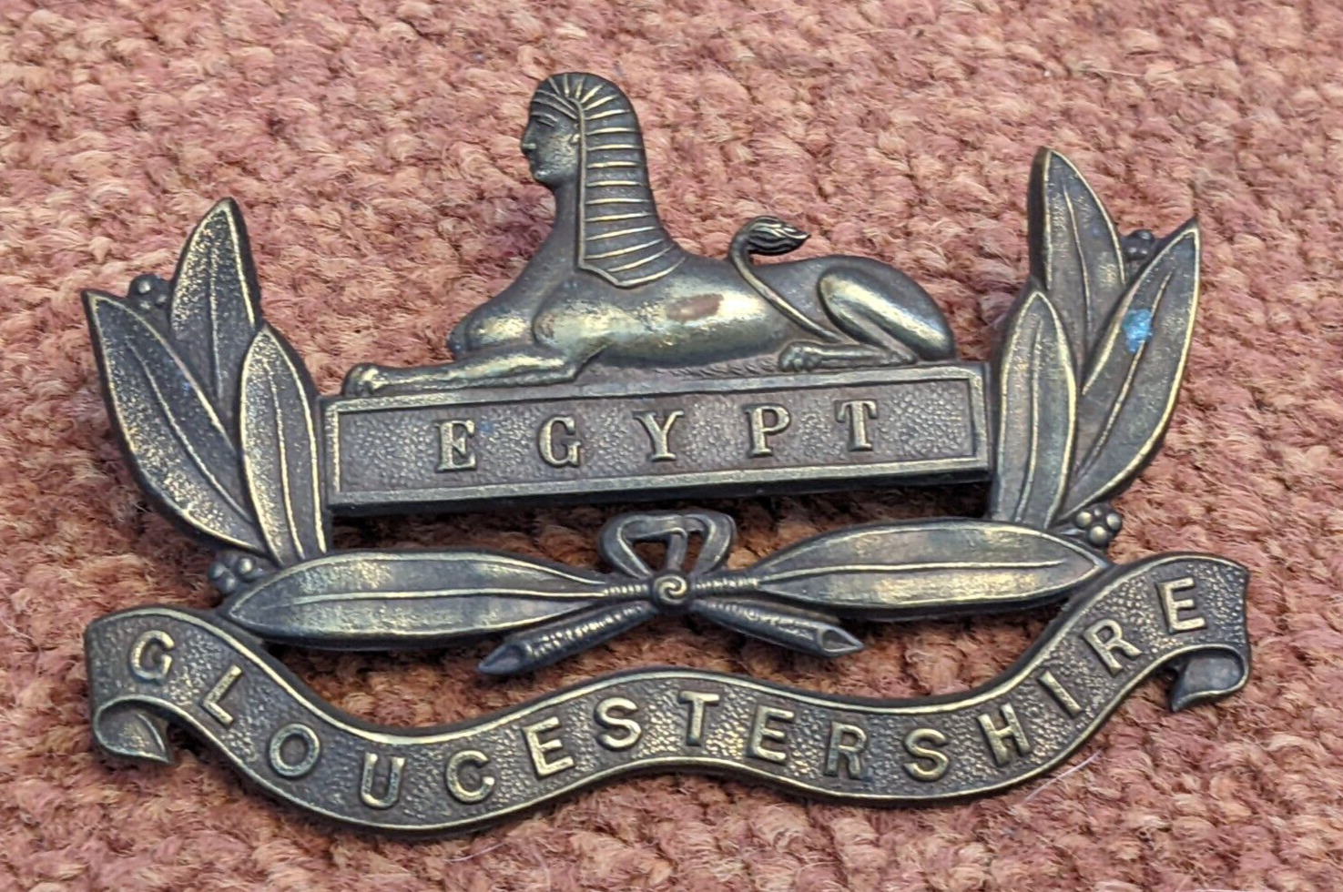 Vintage Egypt Gloucestershire Regiment Military Pouch Badge