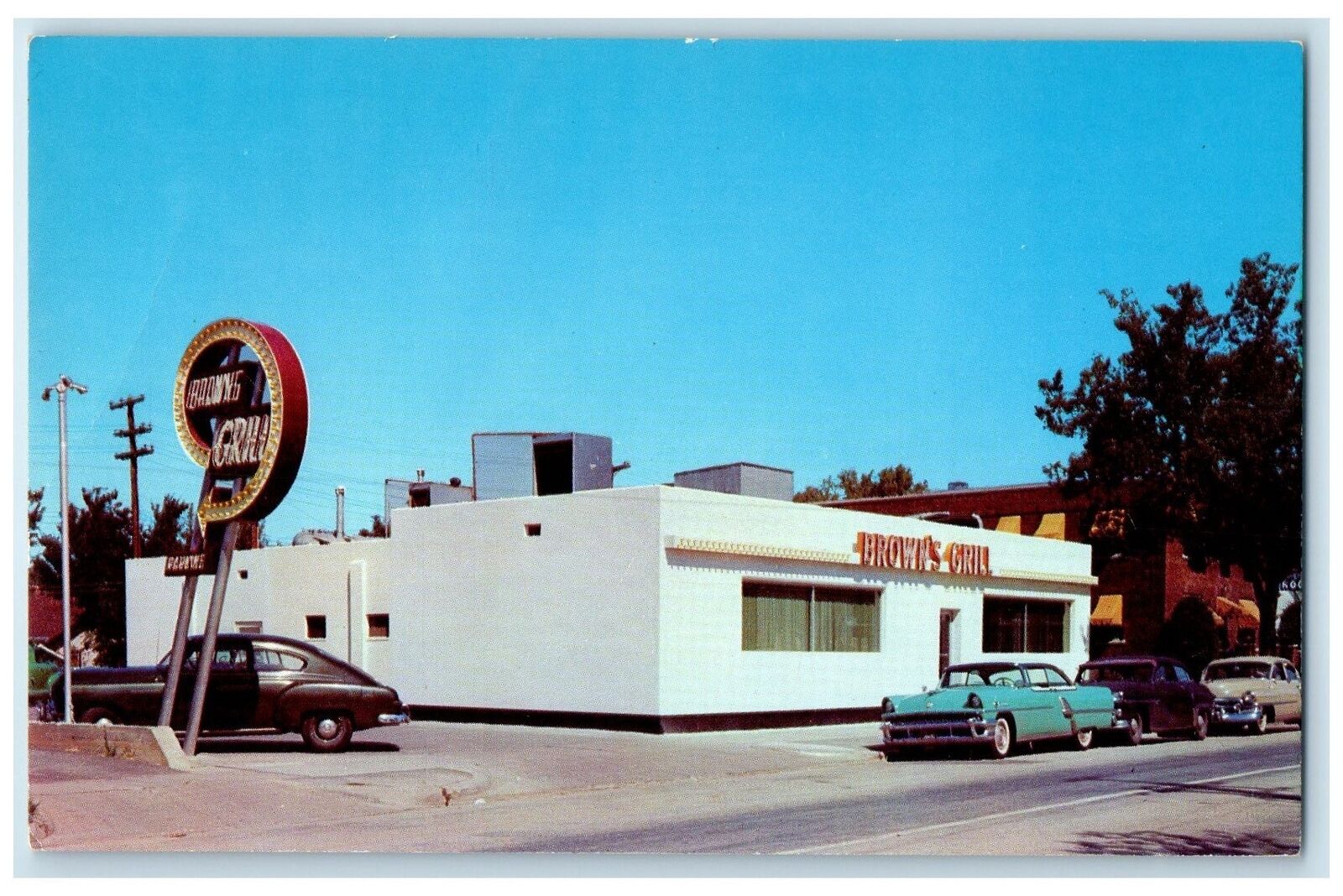 c1960\'s Brown\'s Grill Roadside The House Of Cleanliness Wichita KS Cars Postcard