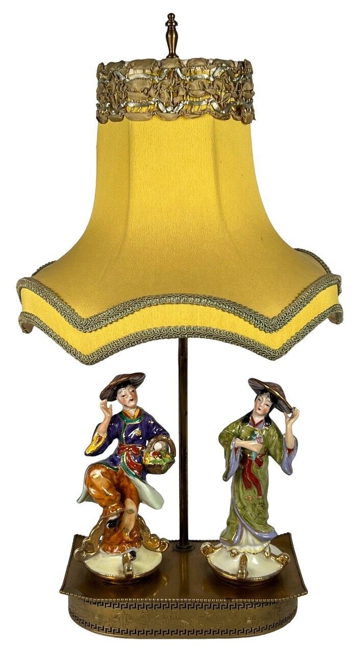 Vintage 1950s Hollywood Regency Chinoiserie Brass Porcelain Figural Pagoda Lamp