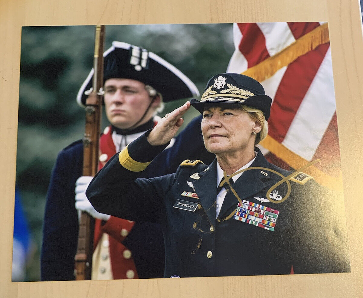 ANN DUNWOODY HAND SIGNED 8x10 PHOTO AUTOGRAPHED ARMY GENERAL RARE COA