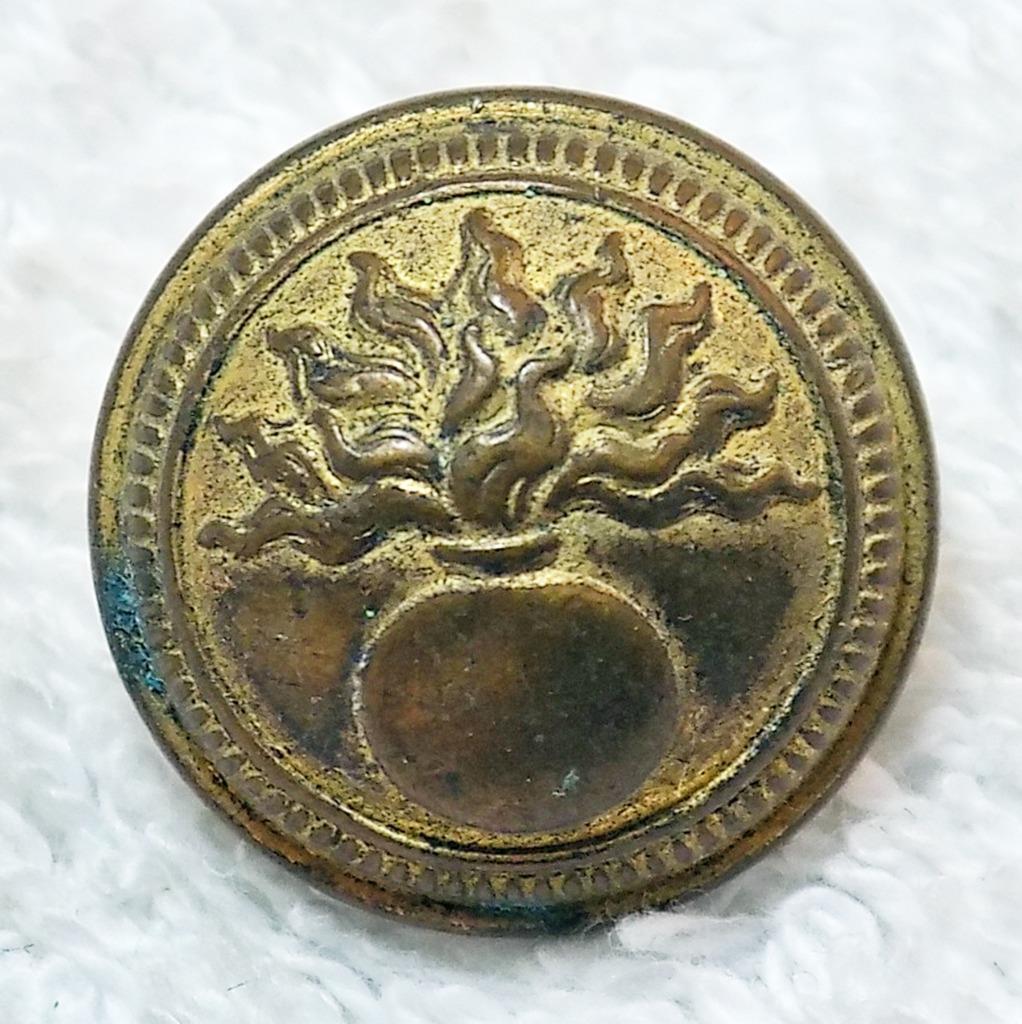 French National Police Button Pomegranate 13/16\