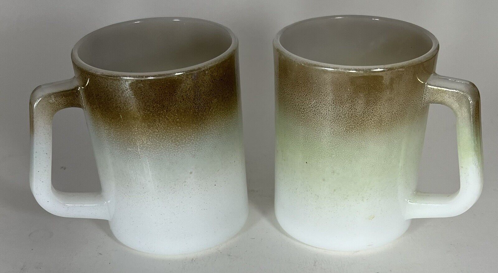2 Retro Federal Glass HEAT PROOF Mugs Brown - White Coffee Cup Vintage