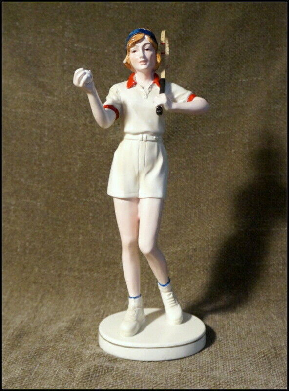 Lovely Mid Century Modern Tennis Girl /Lady Statuette/Figurine #A1000