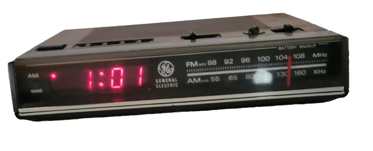 GE General Electric Digital Alarm Clock AM/FM Radio Model 7-4624B Vintage Tested