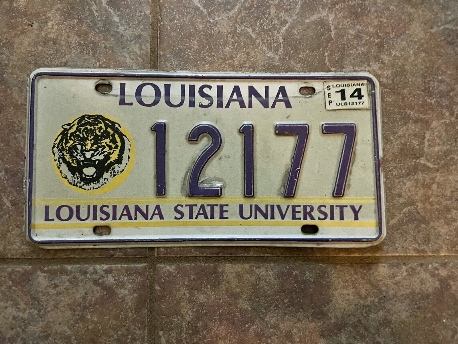 Louisiana State University LSU Tigers license plate  # 12177