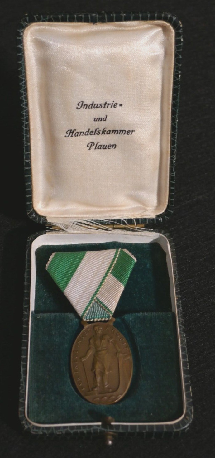 WWI - Weimar Republic Medal 'Industrie und Handelskammer' Plauen, Saxony w/ Case