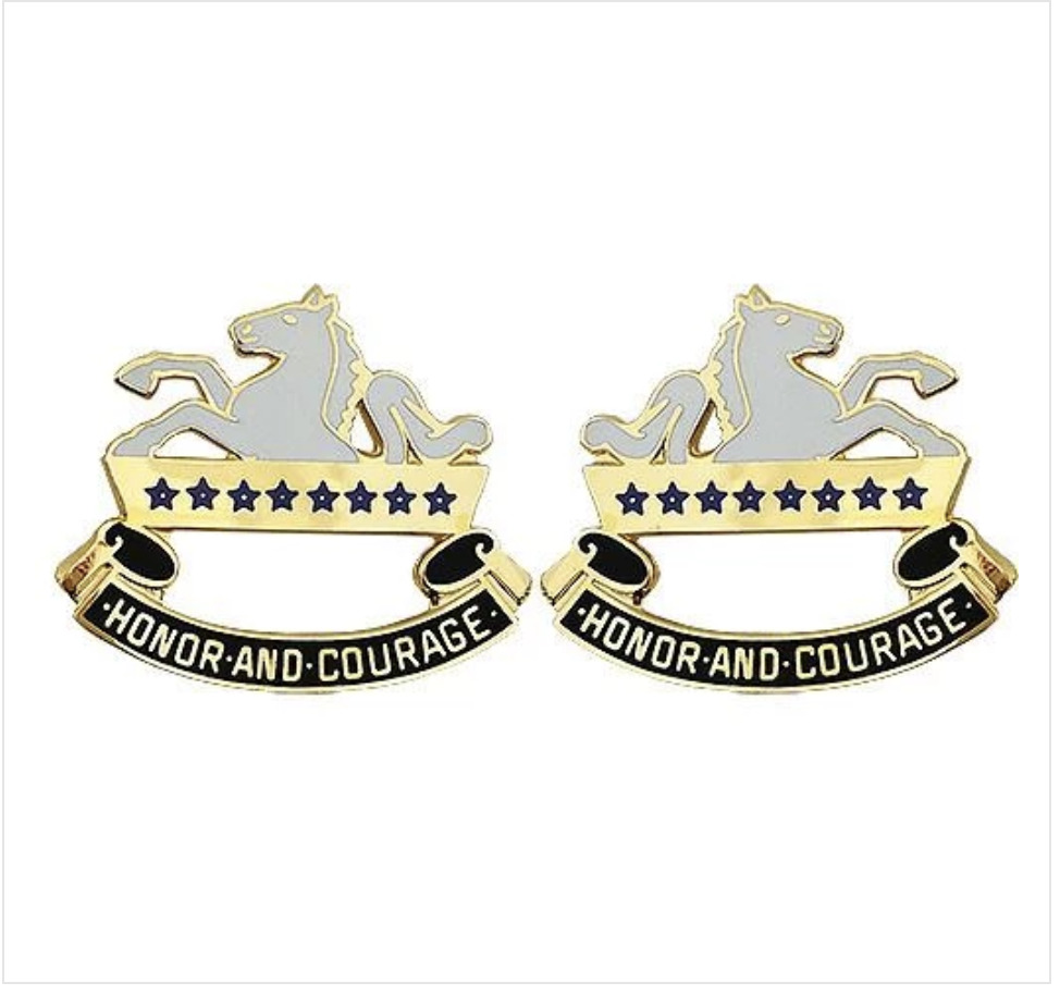 GENUINE U.S. ARMY CREST: 8TH CAVALRY - HONOR AND COURAGE